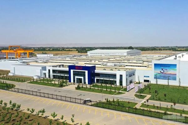 比亚迪乌兹别克斯坦工厂首批量产新能源汽车下线